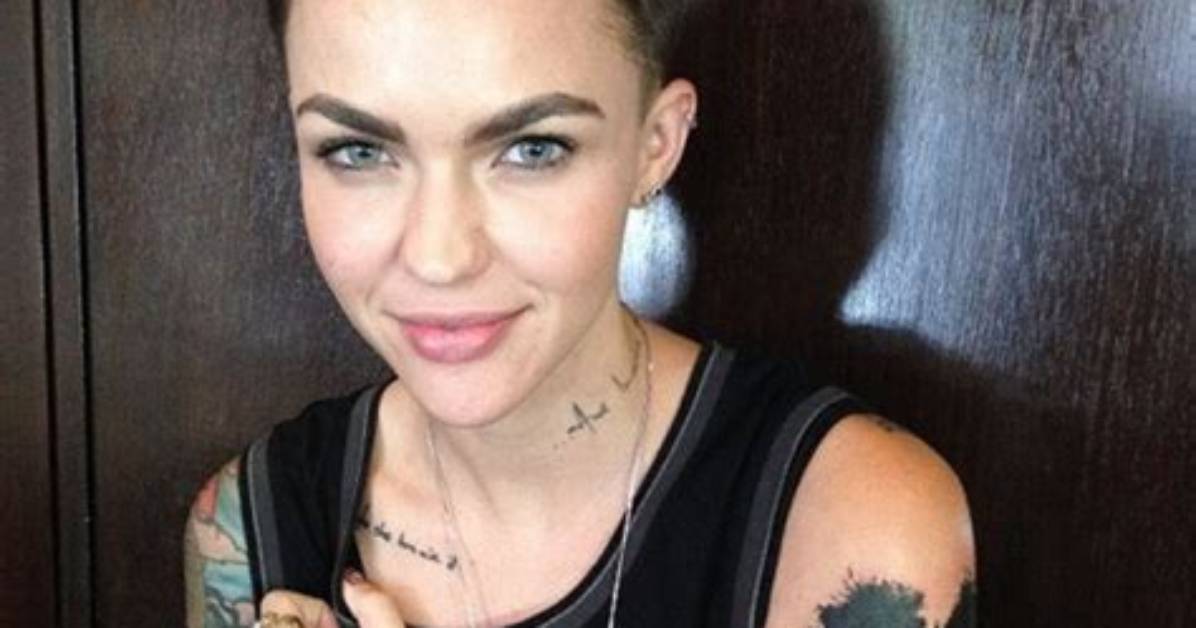Coby Pers: Dating, Net Worth, Tattoos, Smoking & Body Facts