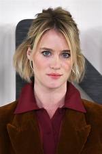 Mackenzie Davis: the Woman Behind the Star