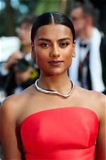 Simone Ashley Parents Nationality and Ethnicity – Where Is She from?