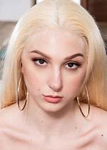 Skylar Vox: the Rising Star Shaping the Future of Music